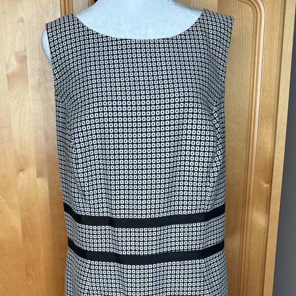 Kasper Black & White Dress, Like New, Size 16W - Picture 3 of 6